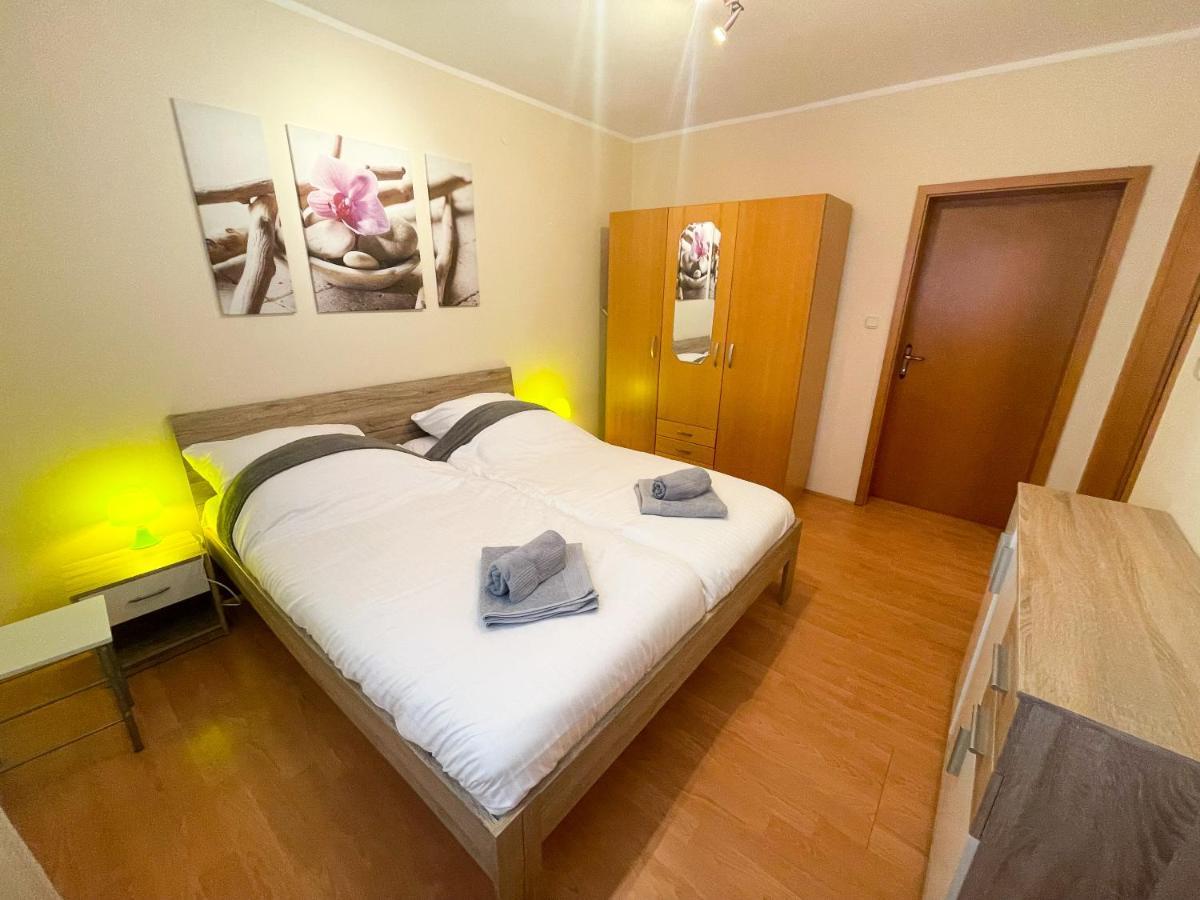 Apartments Sams Novi Vinodolski Eksteriør billede