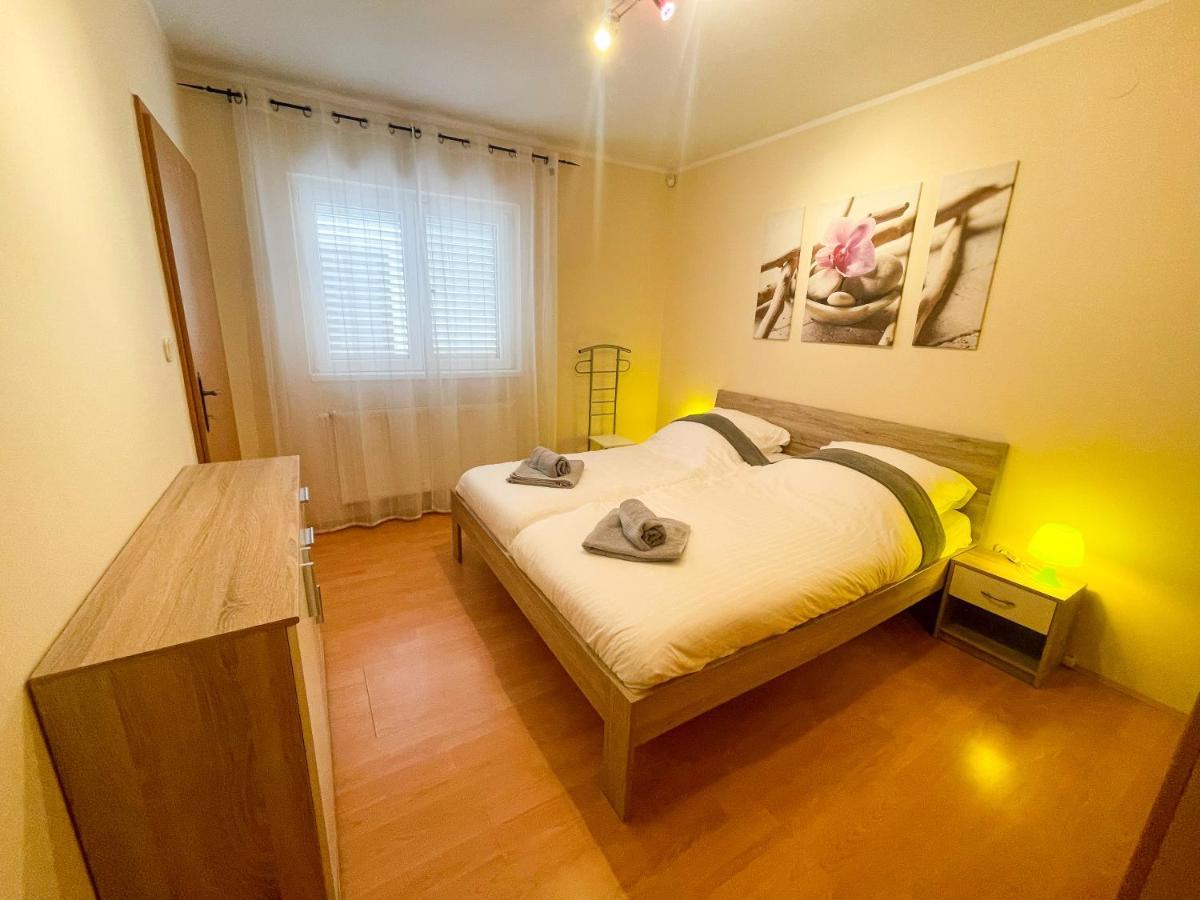 Apartments Sams Novi Vinodolski Eksteriør billede