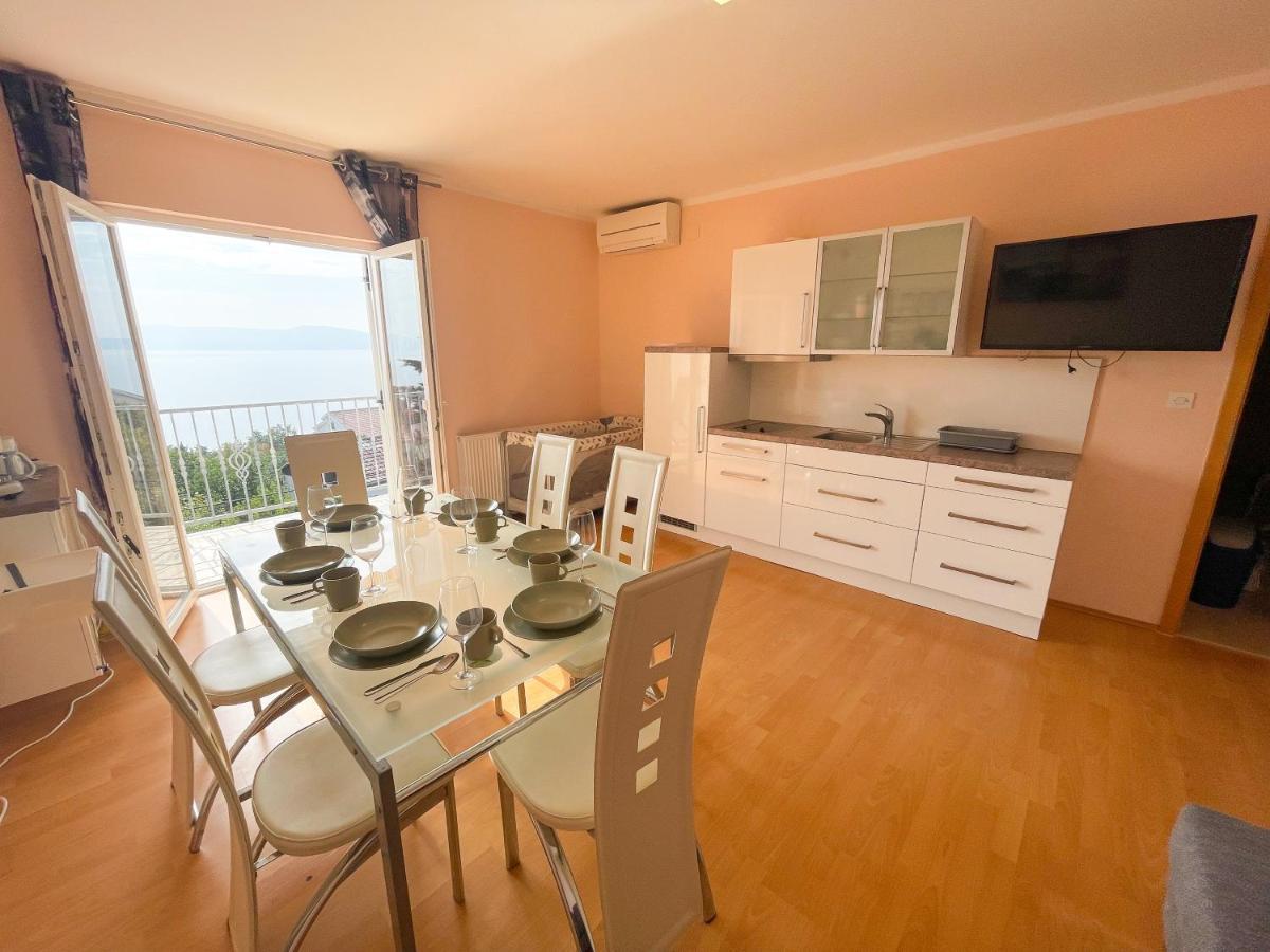 Apartments Sams Novi Vinodolski Eksteriør billede